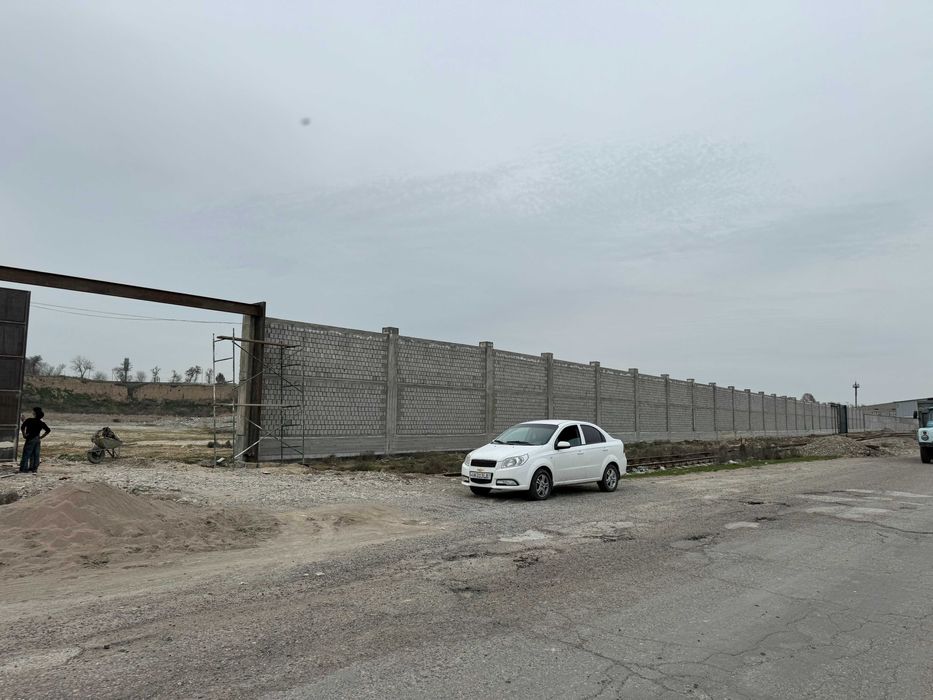 Нотурар бино сотилади