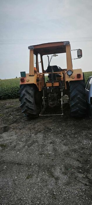 Tractor Fiat 750  Special cu semi cabina.