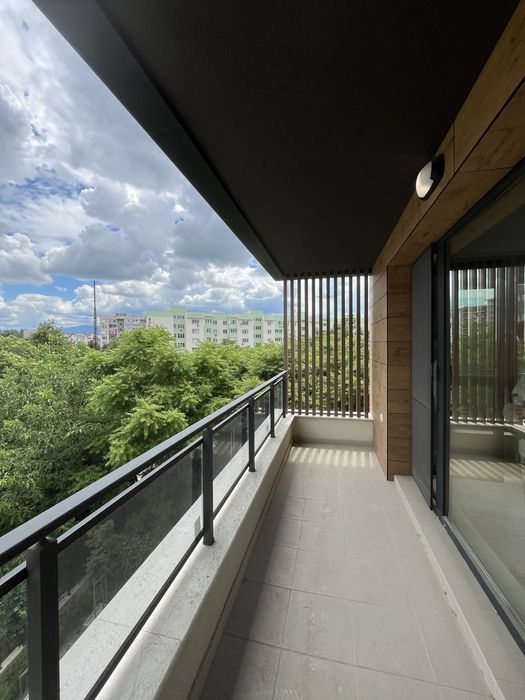 Продава се Тристаен апартамент в Пловдив, Христо Смирненски - 140 кв.м за 2500 €/кв.м - Снимка #12