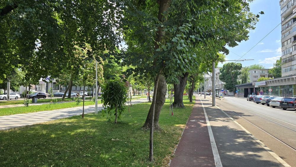 Închiriez apartament cu 2 camere