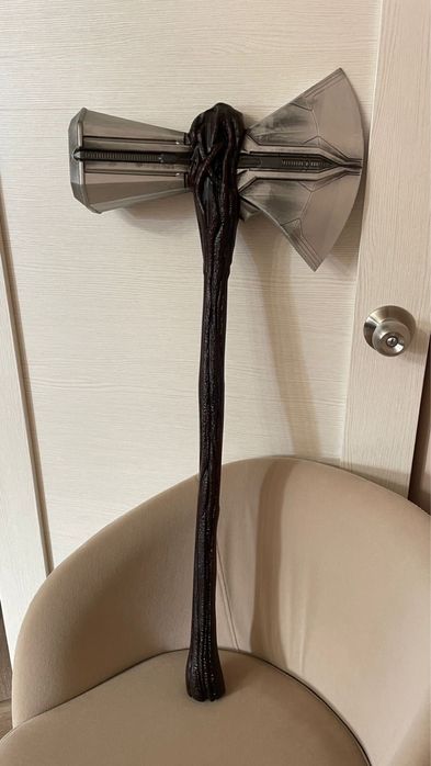 Продаю молот Тора (Гром Секира), мстители, марвел