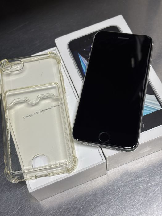 Продам Айфон SE