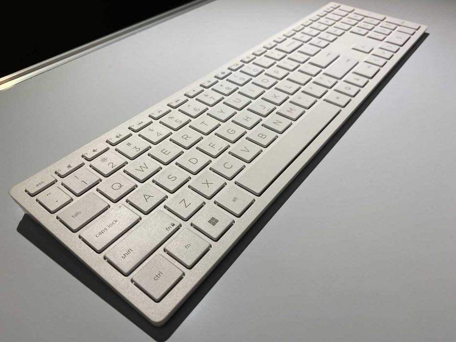 Беспроводная клавиатура и мышь HP