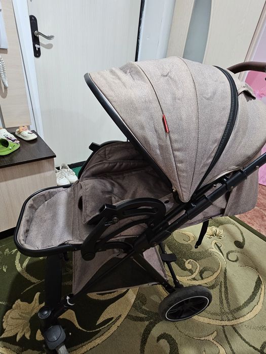 Удобная детская коляска