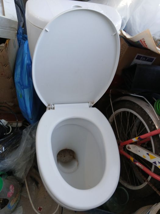 Продам унитаз для стоителей