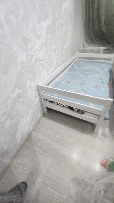 Детская кровать из дерева