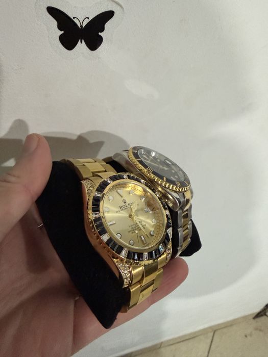 Se Vand Doua ceascuri ROLEX în Bacau