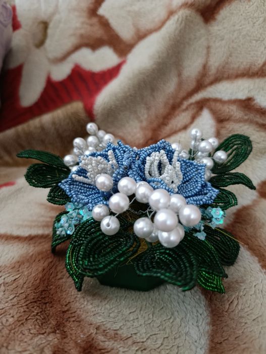 Поделки из бисера продам