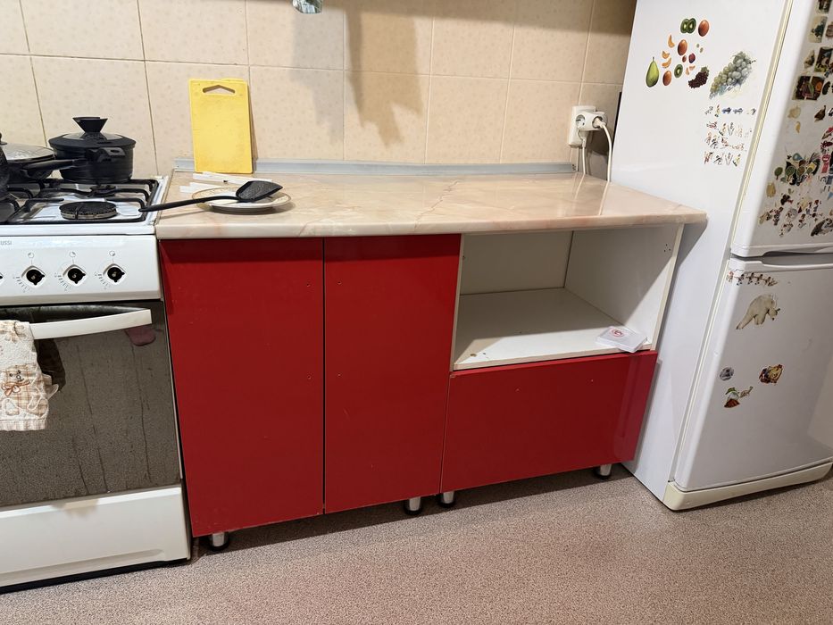 Продам кухонный гарнитур, б/у