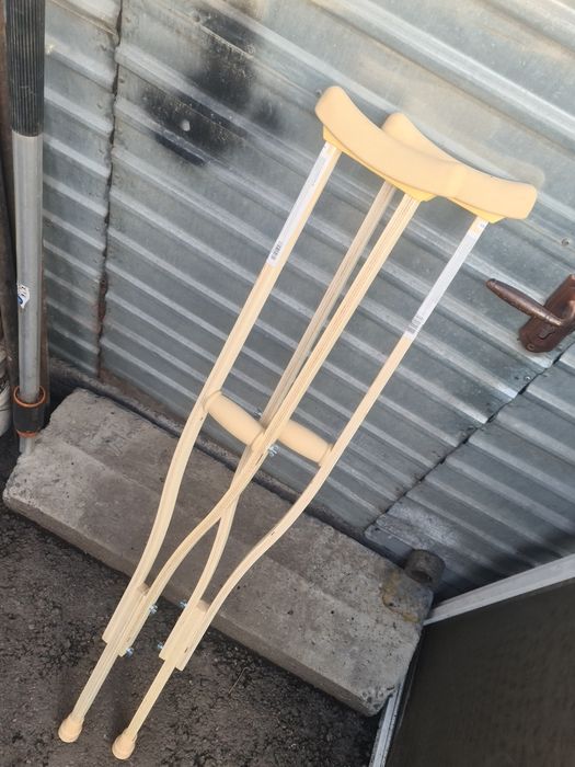 Костыли деревянные
