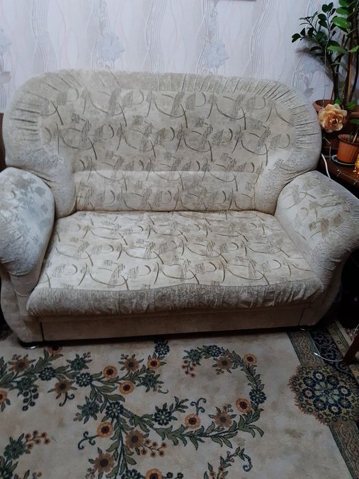 СРОЧНО;Диван малый 2-х местный