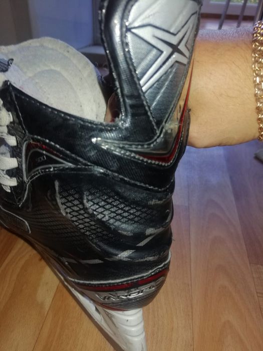 Продам коньки BAUER