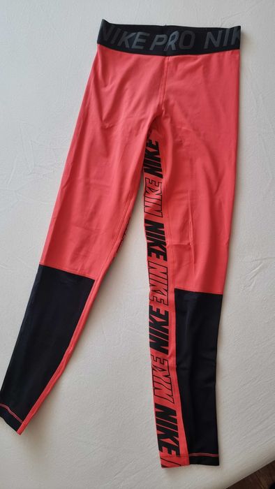 Клин на Nike прасковен цвят