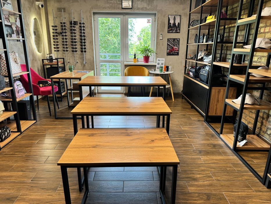 Стол (остался только маленький)