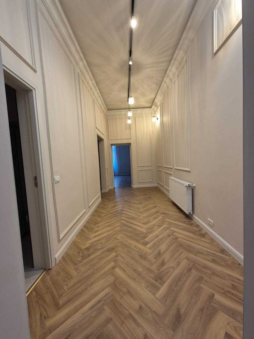 Ultracentral ! Apartament 2 camere, stil clasic, renovat integral