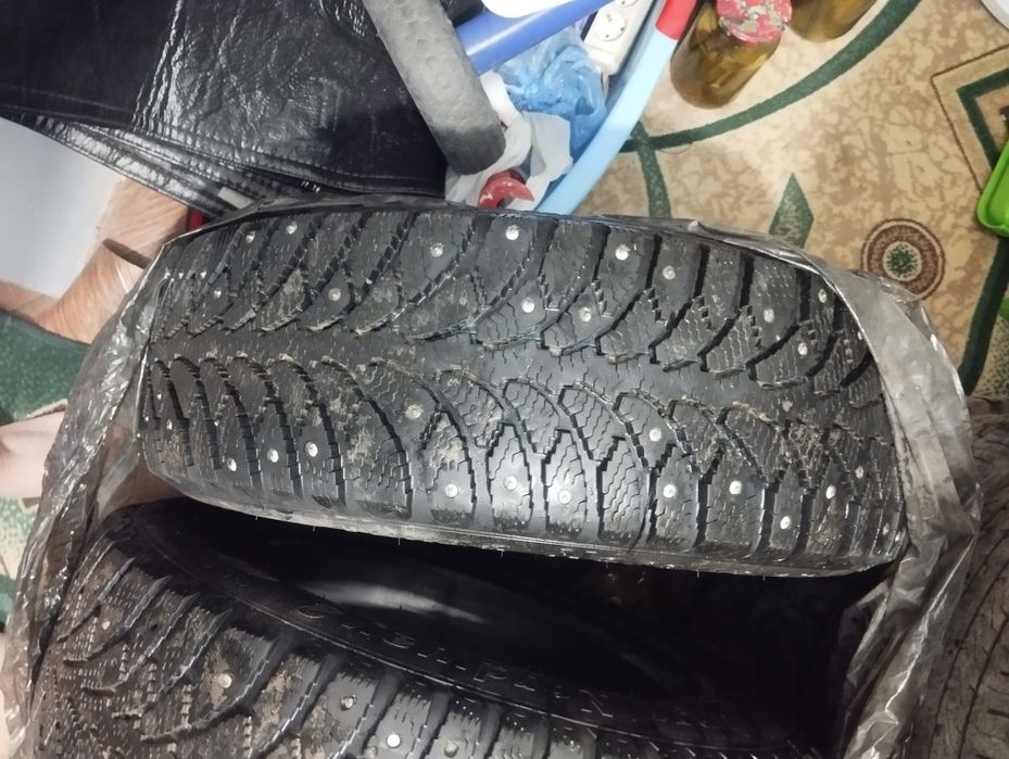 Продам шипы в хорошем состоянии