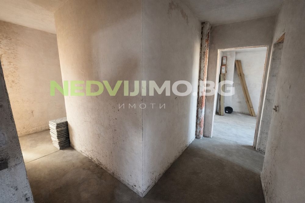 Продава се Четиристаен апартамент в Варна, Окръжна болница - 184 кв.м за 969 €/кв.м - Снимка #16