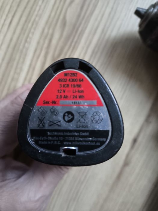 Винтоверт Milwaukee m12 bpd и батерия Milwaukee m12b2