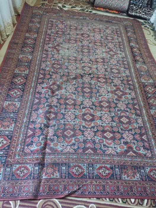 Gilam sotiladi qadimgi gilam