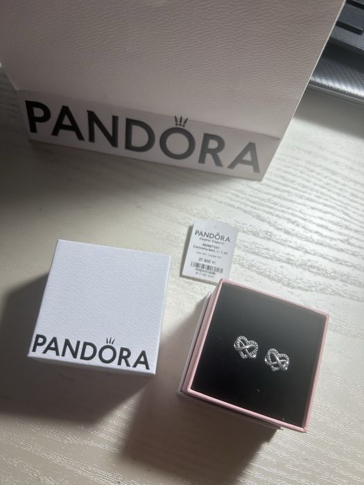 Серьги-пусеты Pandora «Бесконечность» из серебра, идеальное состояние