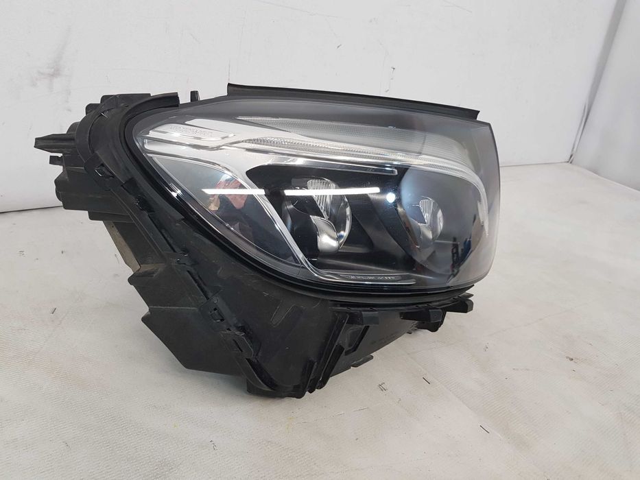 Far dreapta Mercedes GLC full led dupa 2014