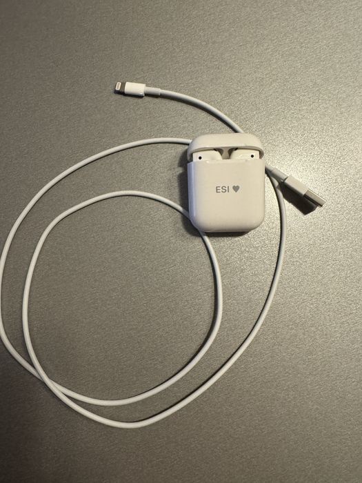 Продавам оригинални AirPods