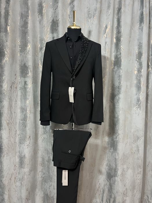 Costum Dior, pentru evenimentul din viata ta