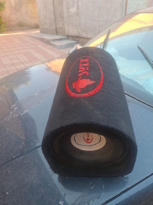 Продам музыкальную колонку в автомобиль