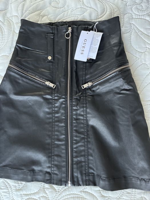 Нова. Кожена пола Guess номер 25/XS