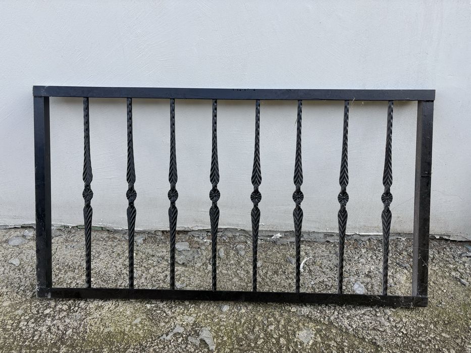 Метални парапети, огради, врати и решетки – ръчна изработка по поръчка