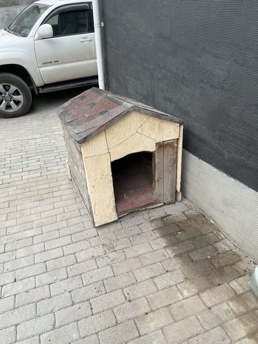 Собачья будка утепленная