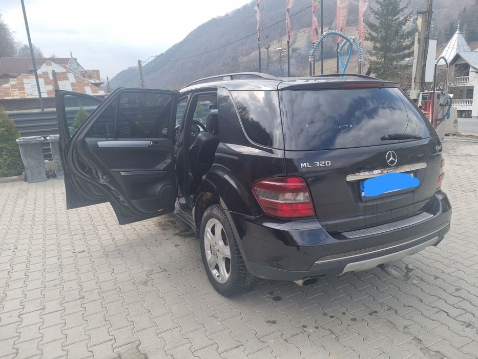 Mercedes Benz-2005 4x4