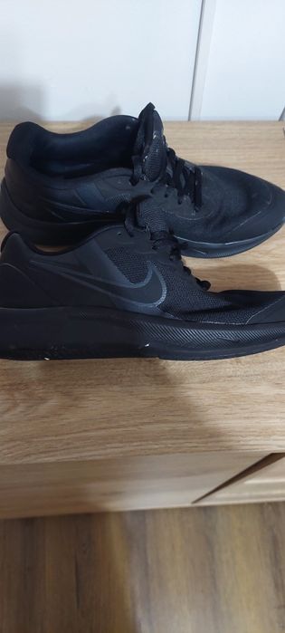 Vând adidas Nike