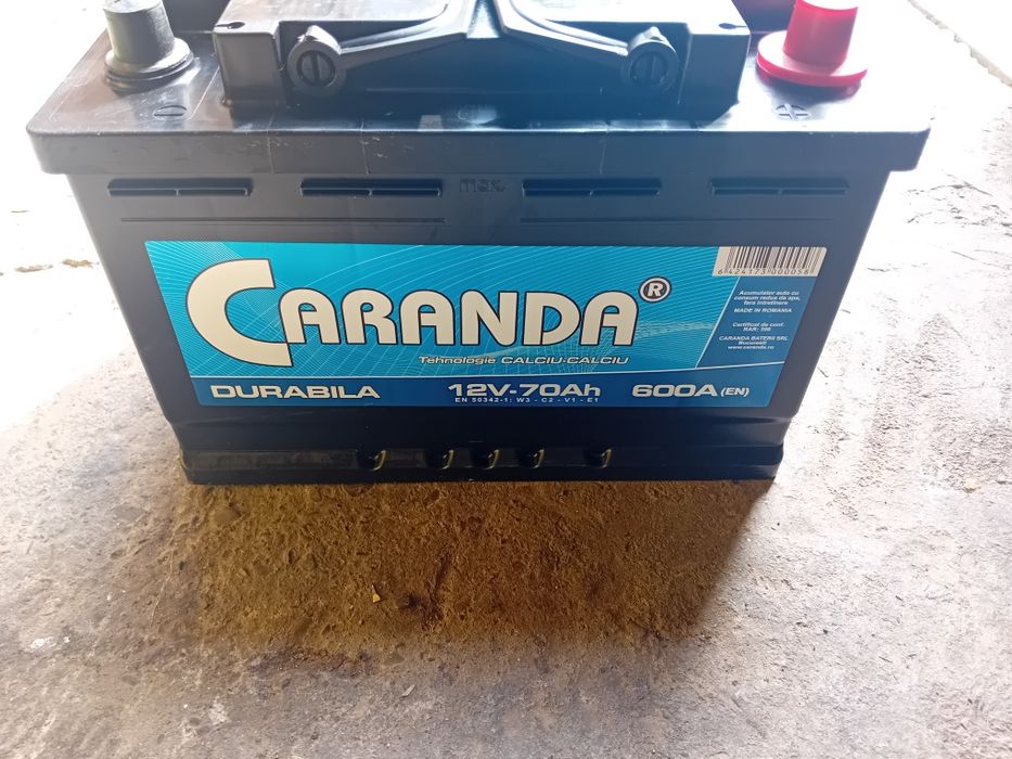 Vând acumulator auto Caranda de 70 ah