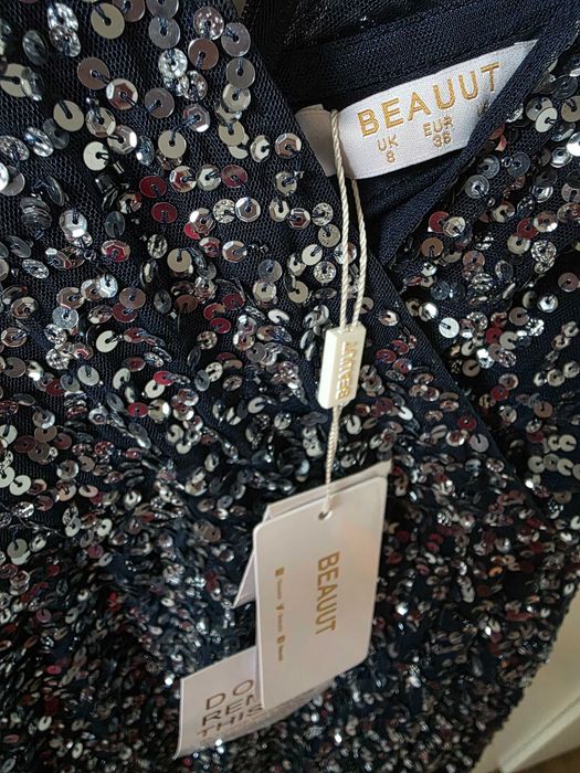 Rochie lunga eleganta. Noua, cu eticheta