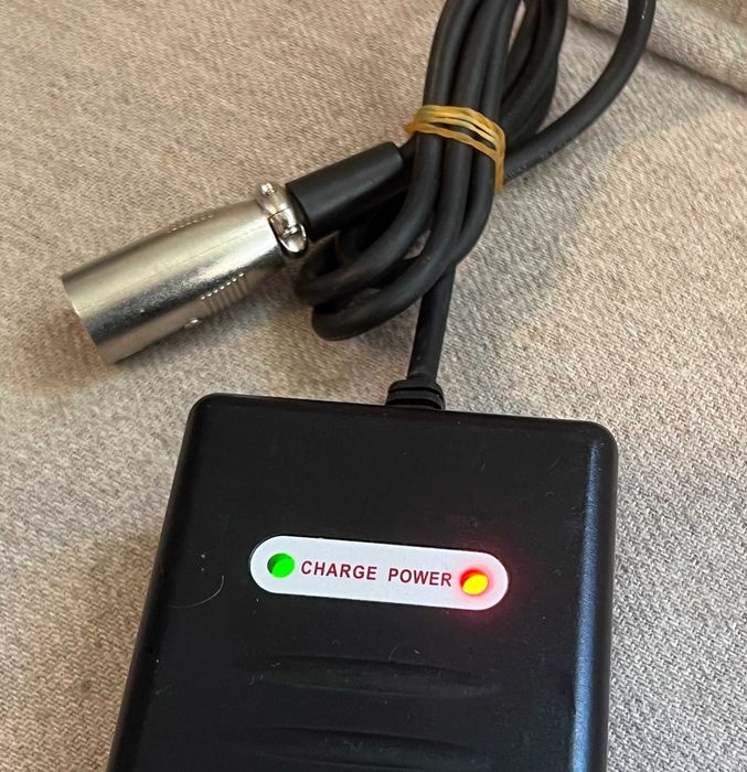 Incarcator baterie bicicleta electrica 42V 2A Li Ion mufa 3 pini