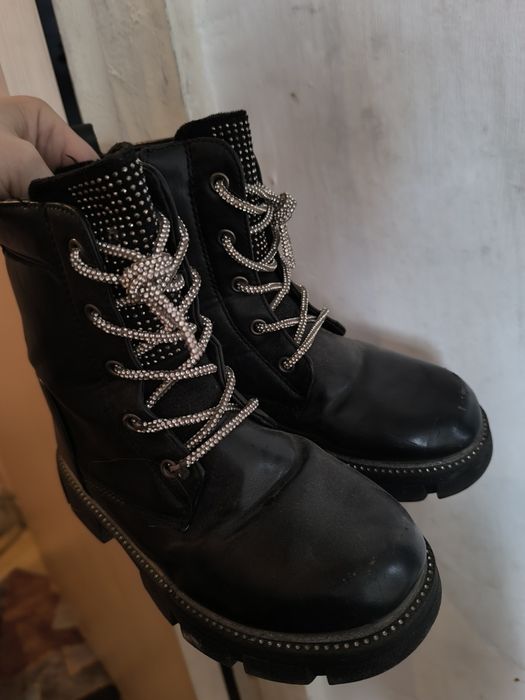 Продам много детской обуви