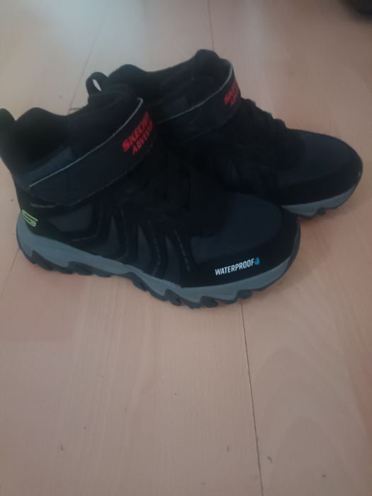 Детски зимни непромокаеми  боти Skechers  номир 32