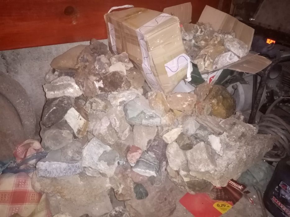 Аметисти кристали калцит самородно олово и много други