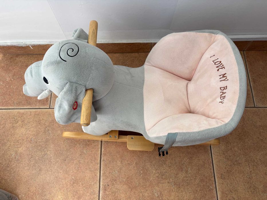 Balansoar in forma de elefant cu sunete