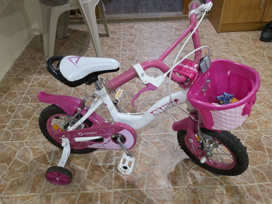 Децки велосипед      .