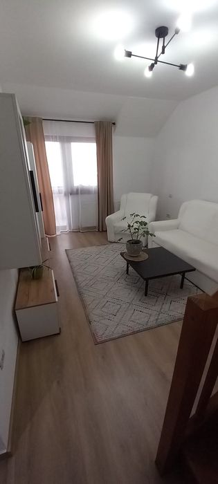 Închiriez apartament in Sanpetru