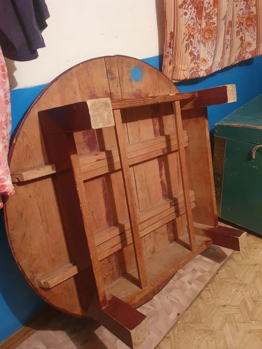 Стол для дома , круглый стол