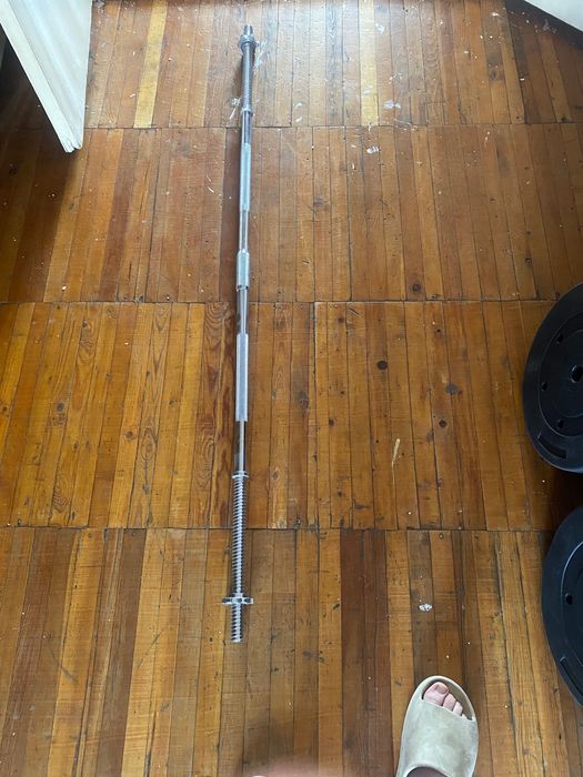 Штанга для жима лежа