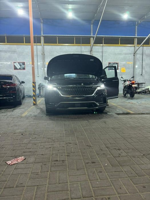 Kia carnival sotiladi