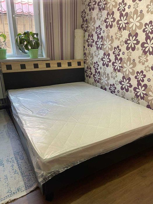Шкаф и двухспальный кровать