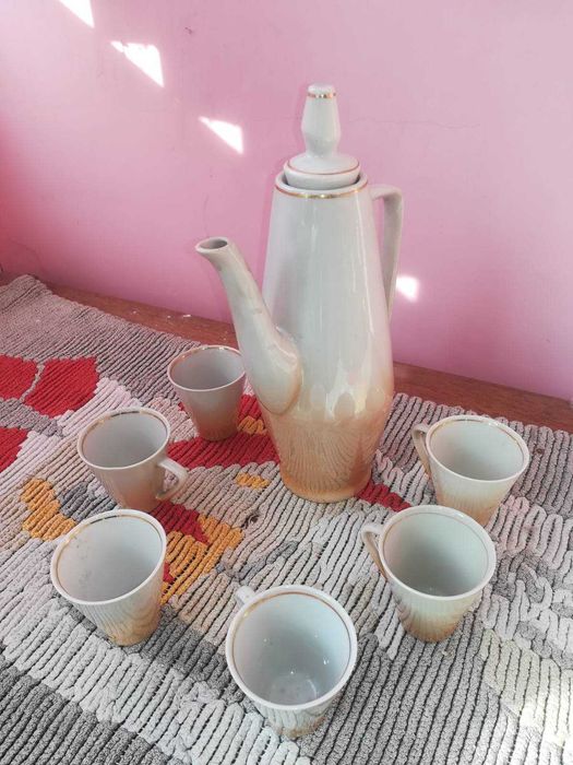 Порцеланов винтидж сервиз