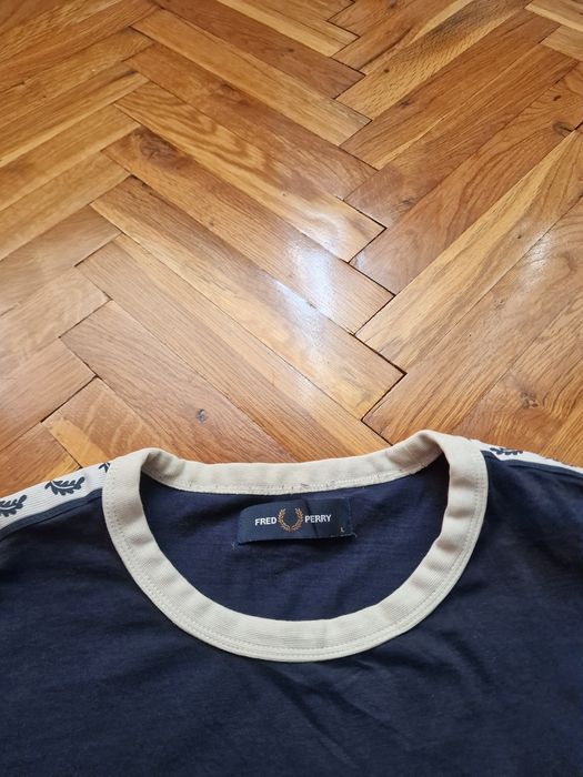 Страхотна мъжка тениска FRED PERRY размер L