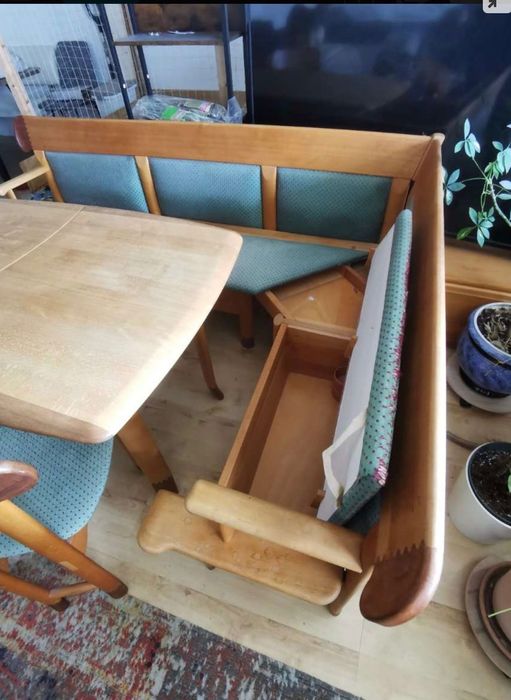 Colțar bucătărie lemn Massiv + ladă Depozitare plus 3 scaune