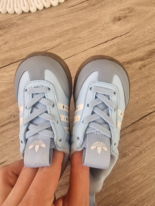 Маратонки adidas